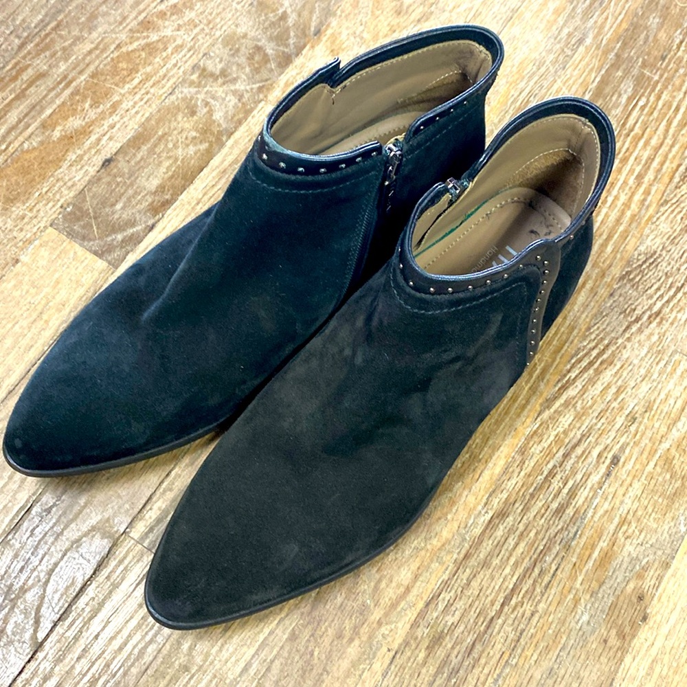 Italeau Suede Booties size 39.5